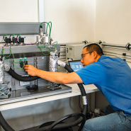 Pionnière dans son domaine, GRZ Technologies, start-up issue de l’EPFL, développe un système de stockage de l’hydrogène pour des clients industriels.