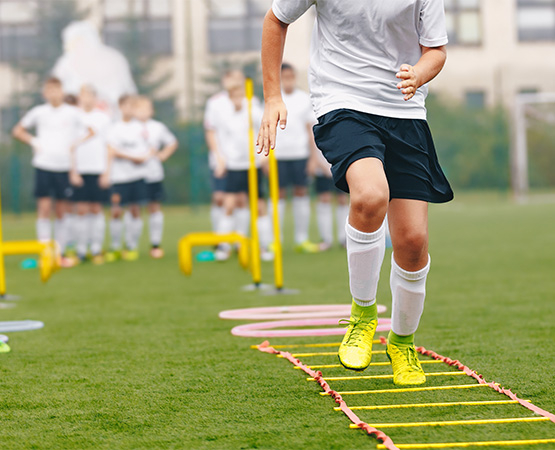 Depuis 30 ans, la filière Sport-études propose des programmes adaptés pour les jeunes aux études ou en apprentissage qui mènent une carrière sportive de haut niveau. matimix