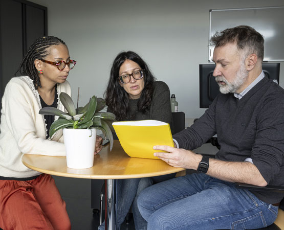 Julie Pluies, anthropologue, Céline Bourquin, professeure associée en liaison psychiatrique et Jean-Pierre Schuster, psychiatre : «Repenser la place de ce médicament et lui donner un éclairage différent.» ARC Jean-Bernard Sieber