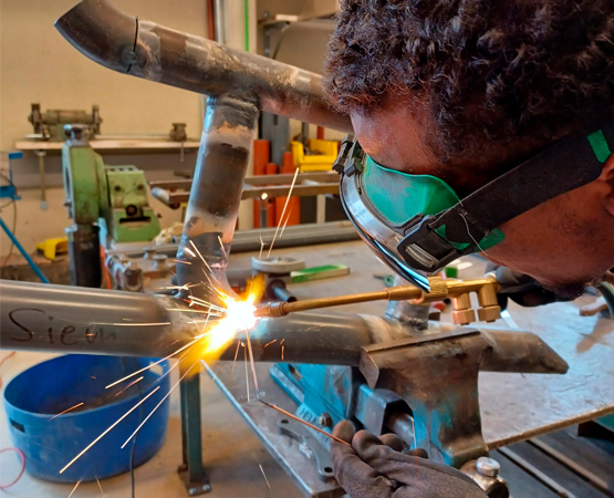 La politique de formation du chauffagiste constitue un vivier de collaborateurs bien intégrés. Près de 80% des apprentis formés par Alvazzi SA rejoignent l’entreprise après leur formation. Alvazzi